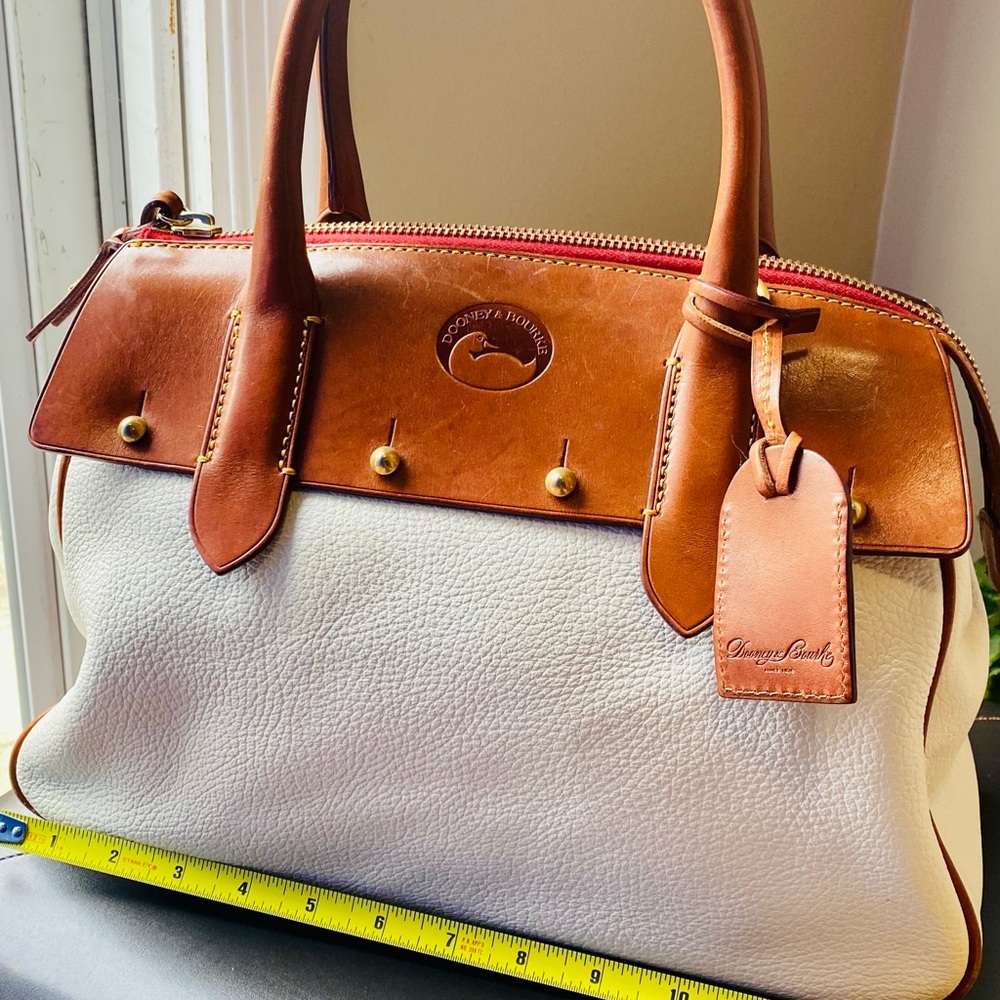 Dooney&Bourke pebble leather tote w/shldr strap
